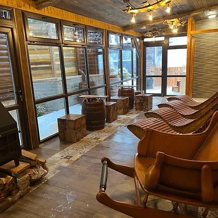 Mоura Boutique & 4*