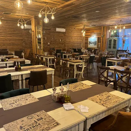 Hotel Mоura Boutique & 4*