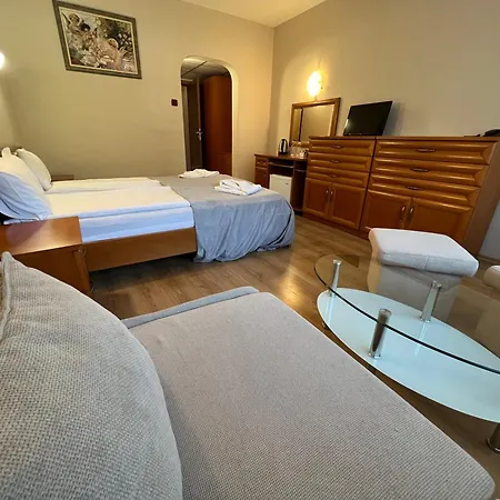 Mоura Boutique & Spa