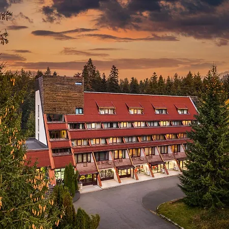 Mоura Boutique & 4*