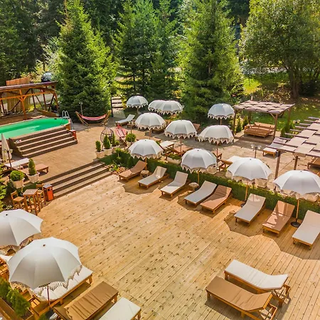 Mоura Boutique & 4*
