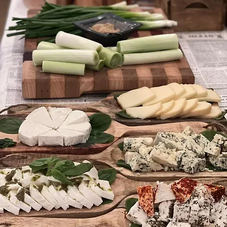 Mоura Boutique &